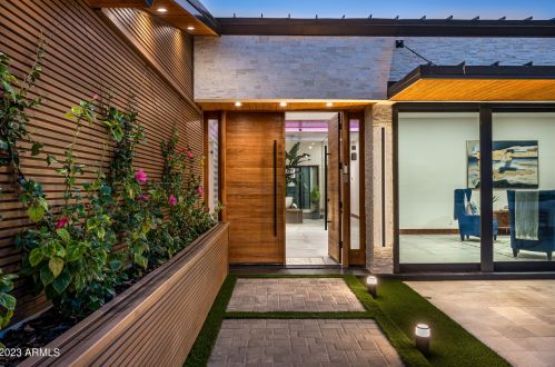 5812 44th Pl, Phoenix AZ  85040-4056 exterior