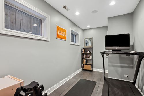 2326 Charleston St, Chicago IL 60647-4112 exterior