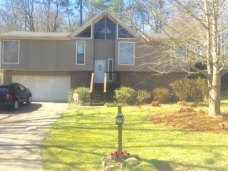 2423 Burgundy Dr, Birmingham, AL 35244-2420