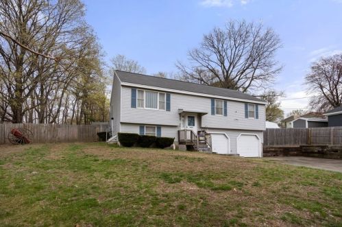 50 Beverly St, North Andover MA 01845-3403 exterior