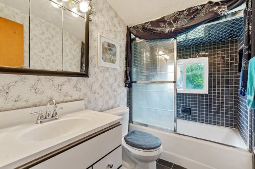 104 Mcalister Dr, Pittsburgh PA 15235-4055 exterior