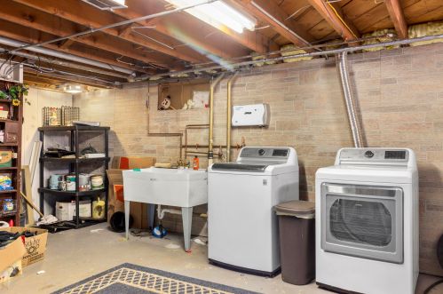 3821 80, Milwaukee WI 53214-4547 exterior