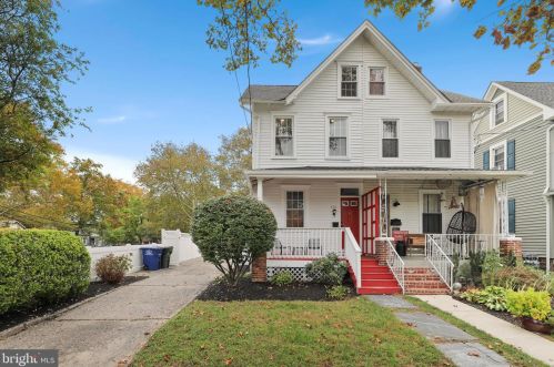 403 Howard St, Riverton, NJ 08077-1326