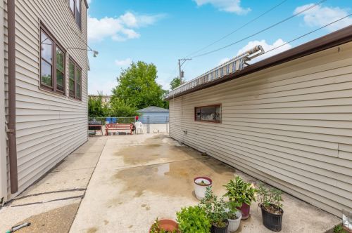 229 Long Ave, Chicago IL 60638-1714 exterior