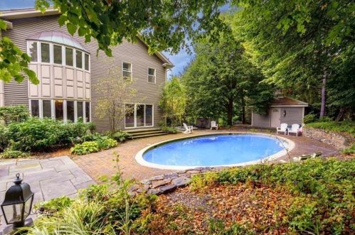 235 Warren St, Brookline MA 02445-5942 exterior