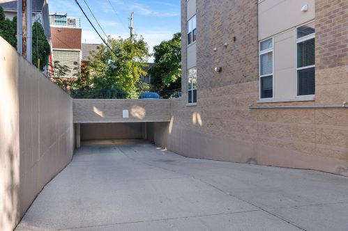 1550 Warren Ave, Milwaukee WI  53202-2296 exterior