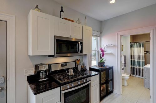 15 Armington Ave, Providence RI 02908-5202 exterior