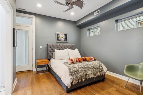 2037 Sawyer Ave, Chicago IL 60647-2703 exterior