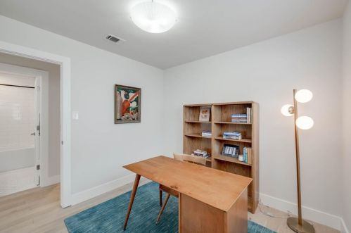 5405 Fairmont Cir, Austin TX 78745-2757 exterior