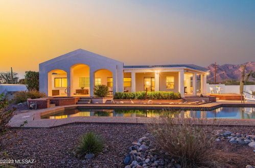 5780 Camino Padre Isidoro, Tucson, AZ 85718-4015