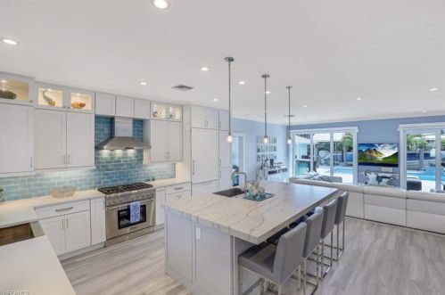 180 Channel Dr, Naples FL 34108-2141 exterior