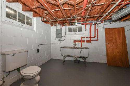 6417 Locust St, Milwaukee WI 53212-2444 exterior