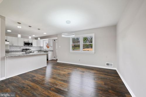 10700 Huntwood Dr, Silver Spring MD  20901-1524 exterior