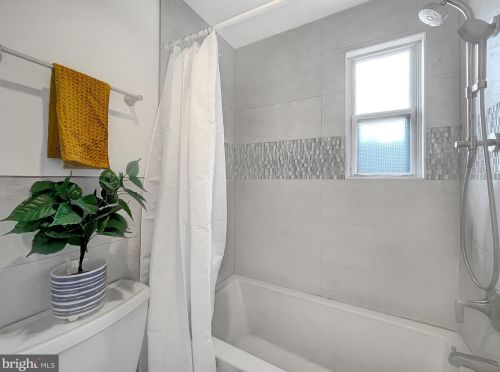 408 Cedar St, Washington DC 20012-1924 exterior