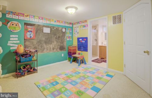 10815 Tenbrook Ct, Silver Spring MD 20901-1029 exterior