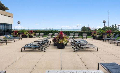 155 Harbor Dr, Chicago IL  60601-7315 exterior