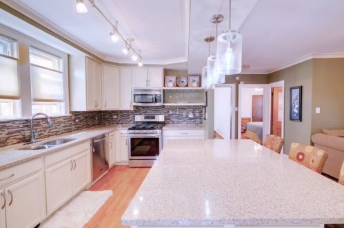 817 21 Ave, Broadview IL 60153-1236 exterior