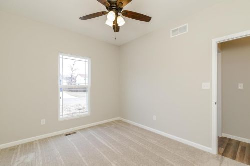 150 Village Circle Dr, Winfield MO 63389-2051 exterior