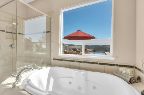 1403 Souza Dr, Folsom CA 95762-7559 exterior