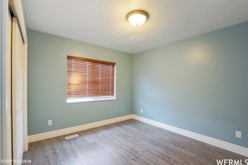 6352 Fish Lk Dr, Taylorsville UT 84081-5579 exterior