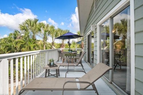 193 Cocohatchee St, Naples FL 34110-1608 exterior