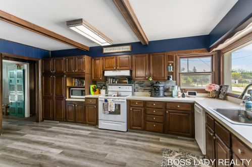 183 Muskegon St, Cedar Springs MI 49319-9594 exterior