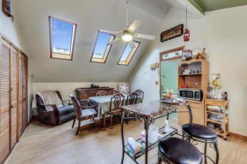 1817 Lawndale Ave, Chicago IL  60647-8350 exterior