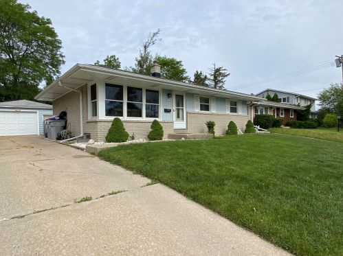 3725 83rd St, Milwaukee, WI 53220-1629