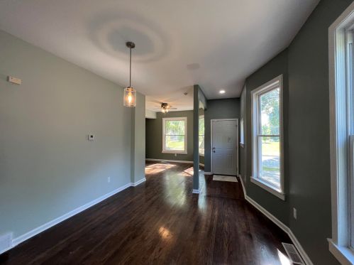 2655 16th St, Milwaukee, WI 53206-1220