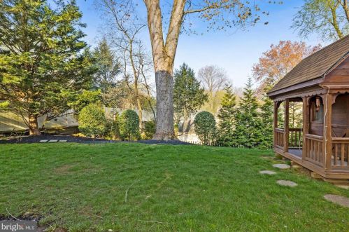 1539 Blue Meadow Rd, Rockville MD 20854-2622 exterior