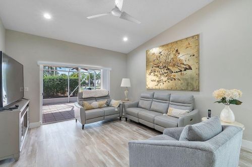 8362 Logia Cir, Boynton Beach FL 33472-7113 exterior