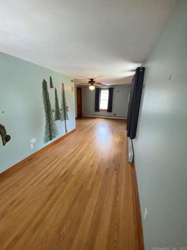 99 Windsor St, Enfield CT 06082-2850 exterior