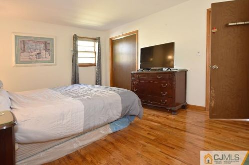 226 Prospect Ave, Green Brook NJ  08812-1418 exterior