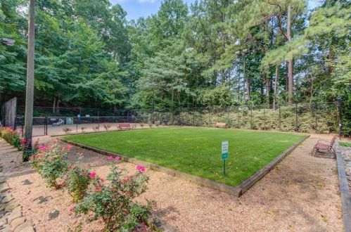 602 Bainbridge Dr, Atlanta GA 30327-4267 exterior