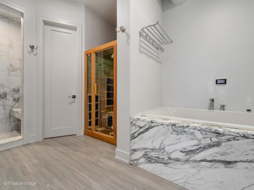 420 Grand Ave, Chicago IL 60612-1144 exterior