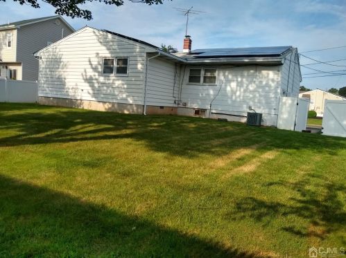 62 Rieder Rd, Edison, NJ 08817-2805