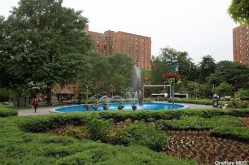 22 Metropolitan Ave, Bronx, NY