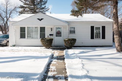 2914 Emerald Dr, Kalamazoo, MI 49001-4526