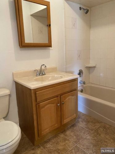 51 Passaic Ave, Nutley NJ  07110-3812 exterior