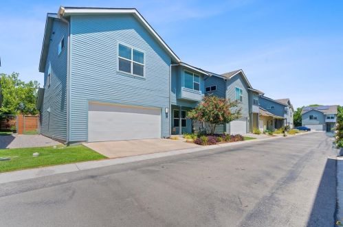 5616 1st St, Austin TX 78745 exterior