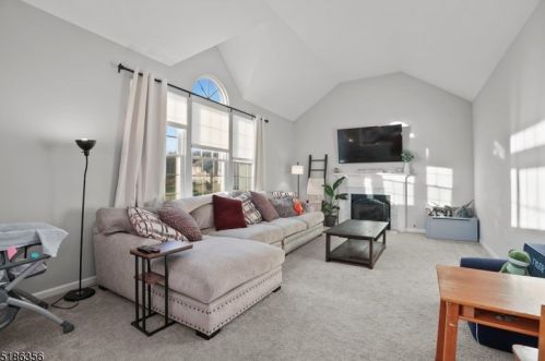 24 Dorset Dr, Hackettstown NJ  07840-5010 exterior