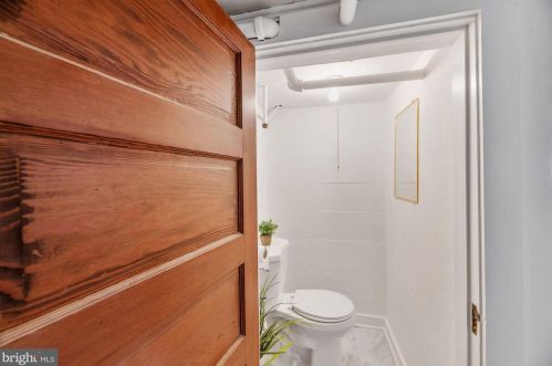 14 Glendale Ave, Alexandria VA 22301-2403 exterior