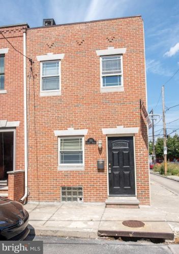 201 Gerritt St, Philadelphia PA  19147-6012 exterior