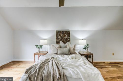 213 Creek Valley Ln, Rockville MD  20850-5603 exterior