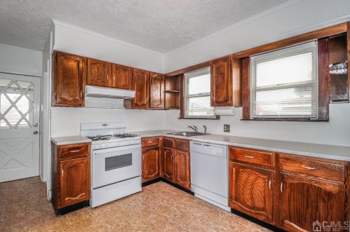 42 Leick Ave, Carteret NJ 07008-2841 exterior