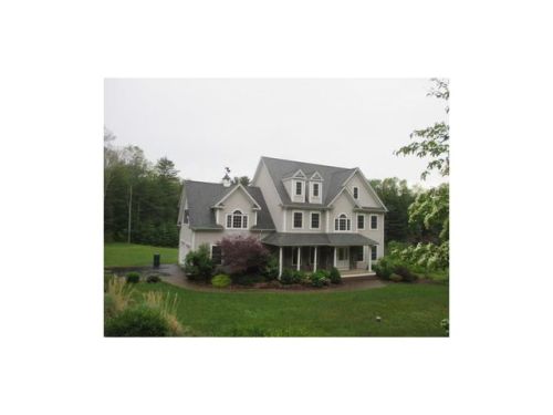 33 Ladd Rd, Ellington, CT 06029-3104