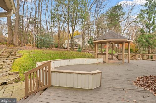 13708 Valley Dr, Rockville MD  20850-5402 exterior