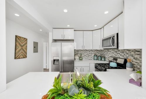 5356 Driftwood St, Oxnard CA 93035-1032 exterior