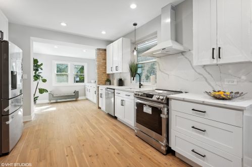 4647 Lawler Ave, Chicago IL  60638-2009 exterior