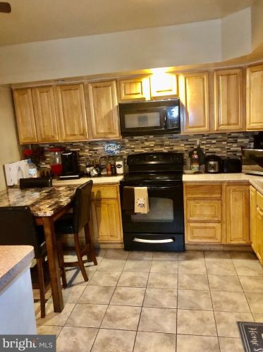 5817 Ditman St, Philadelphia PA 19135-2221 exterior